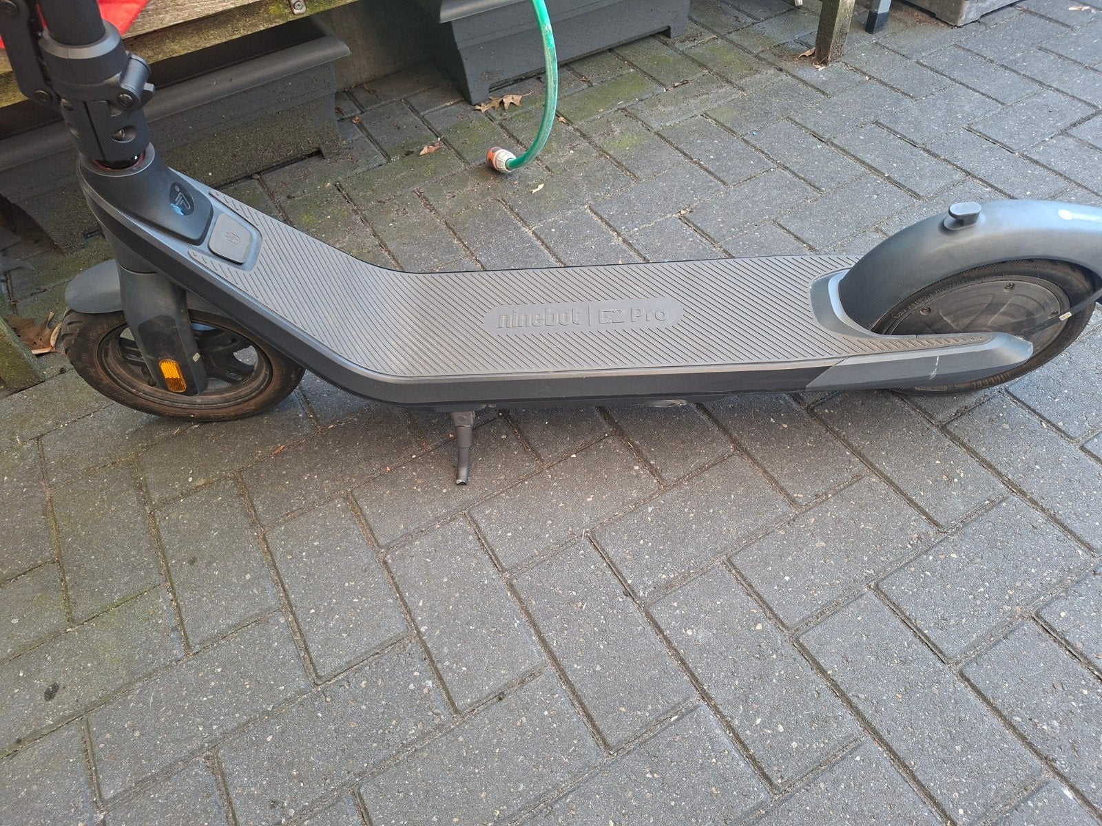 Ninebot E2 Pro elektrische step - bel defect, Fietsen en Brommers, Steps, Ophalen, Zo goed als nieuw, Elektrische step (E-scooter)