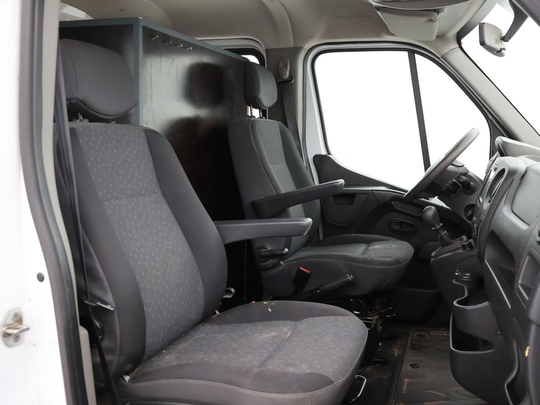 Opel Movano 2.3 CDTI BITURBO 145 PK HIAB 017T LAADKRAAN OPEN, Auto's, Voorwielaandrijving, 145 pk, Stof, Gebruikt