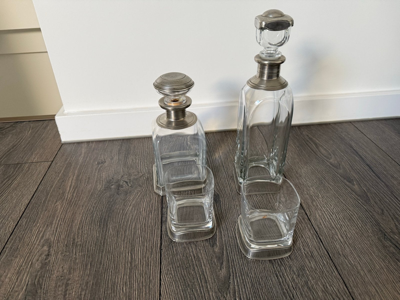 Set van 2 Glazen Karaffen met 2 Glazen - Zilverkleurige Deta, Ophalen