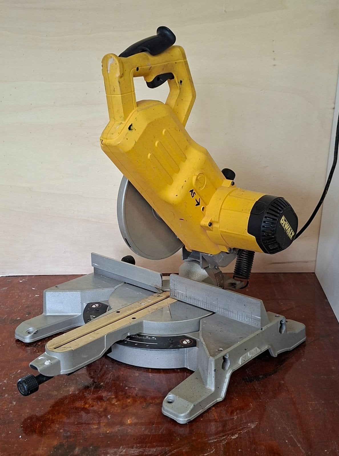 DeWALT verstekzaag DW777-QS, Ophalen, Gebruikt, 70 mm of meer, DeWALT