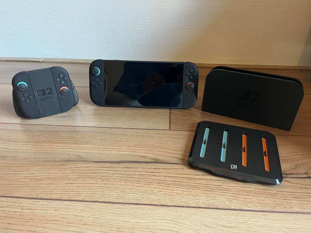 Nintendo Switch 2 - Zwart - 4 Controllers + Oplaadstation, Spelcomputers en Games, Games | Nintendo Switch, Ophalen of Verzenden