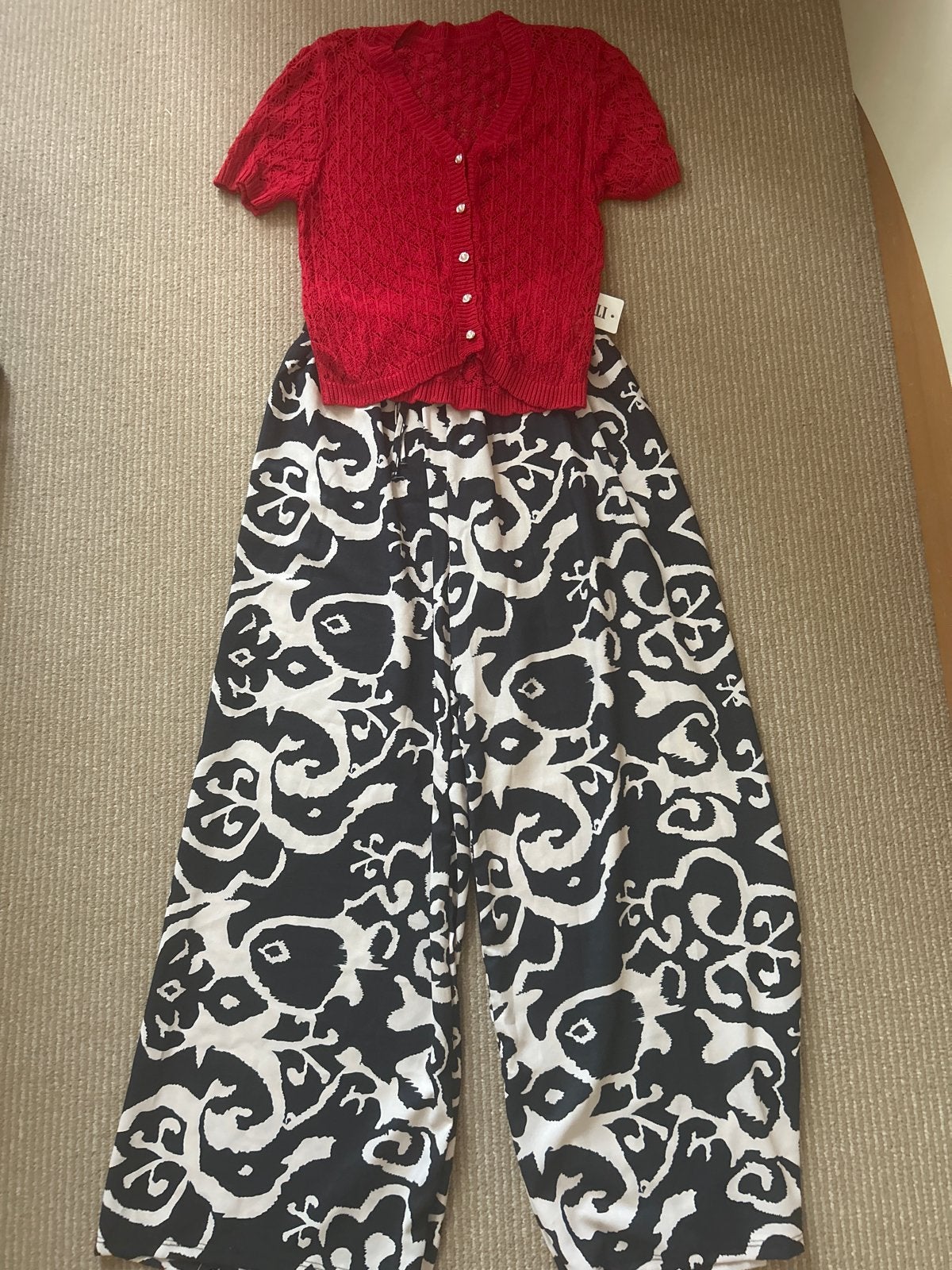 Rode gebreide top met wijde broek met print, Kleding | Dames, Maat 38/40 (M), Ophalen of Verzenden, Zo goed als nieuw, Lang