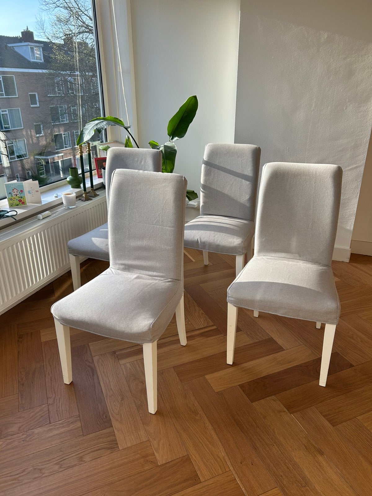 4 stoelen eettafel, Ophalen, Zo goed als nieuw, Grijs, Vier