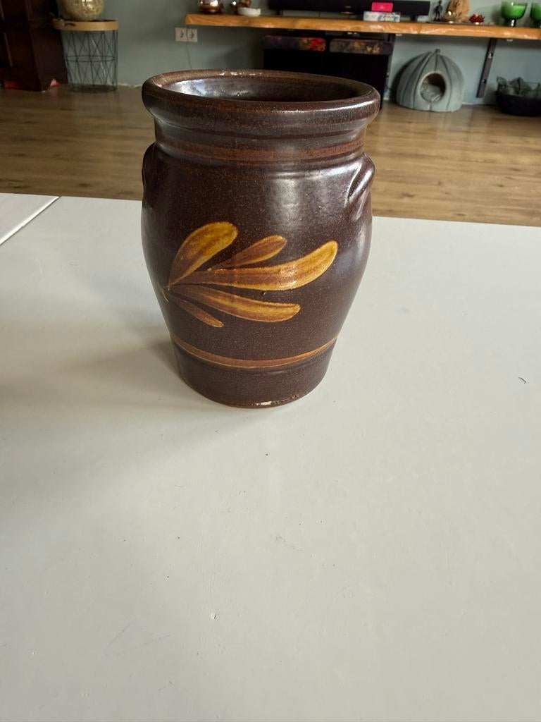 Vintage aardewerken pot met bladmotief, Ophalen of Verzenden
