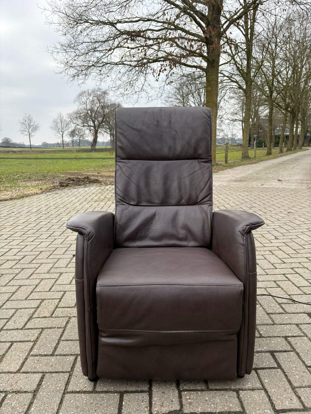 Sta-op stoel donkerbruin rundleder, Huis en Inrichting, Ophalen of Verzenden, Zo goed als nieuw, ., 50 tot 75 cm
