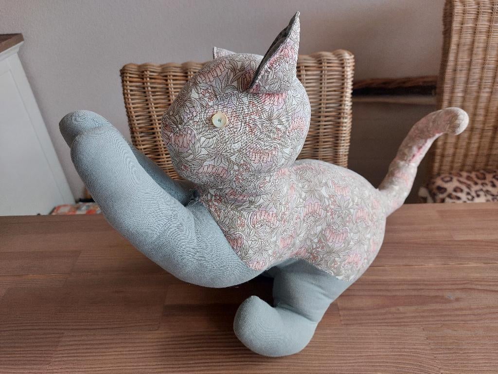 Mooie Grote Vintage Knuffel Deurstopper Kat Poes bloem Stof, Gebruikt, Overige merken, Blauw, Verzenden