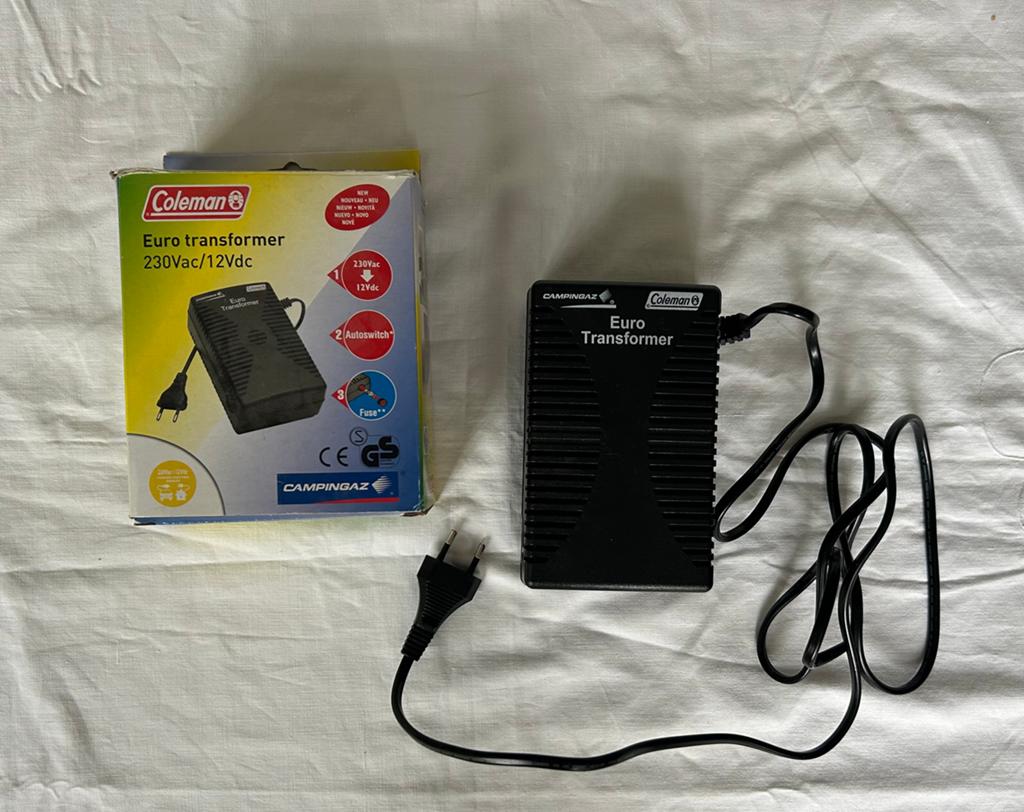 Campingaz / Coleman transformator 12V - 230V, Caravans en Kamperen, Kampeeraccessoires, Ophalen of Verzenden, Gebruikt