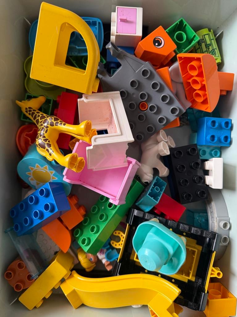 Doos met diverse Duplo bouwstenen en figuren, Ophalen of Verzenden, Gebruikt, Losse stenen, Duplo