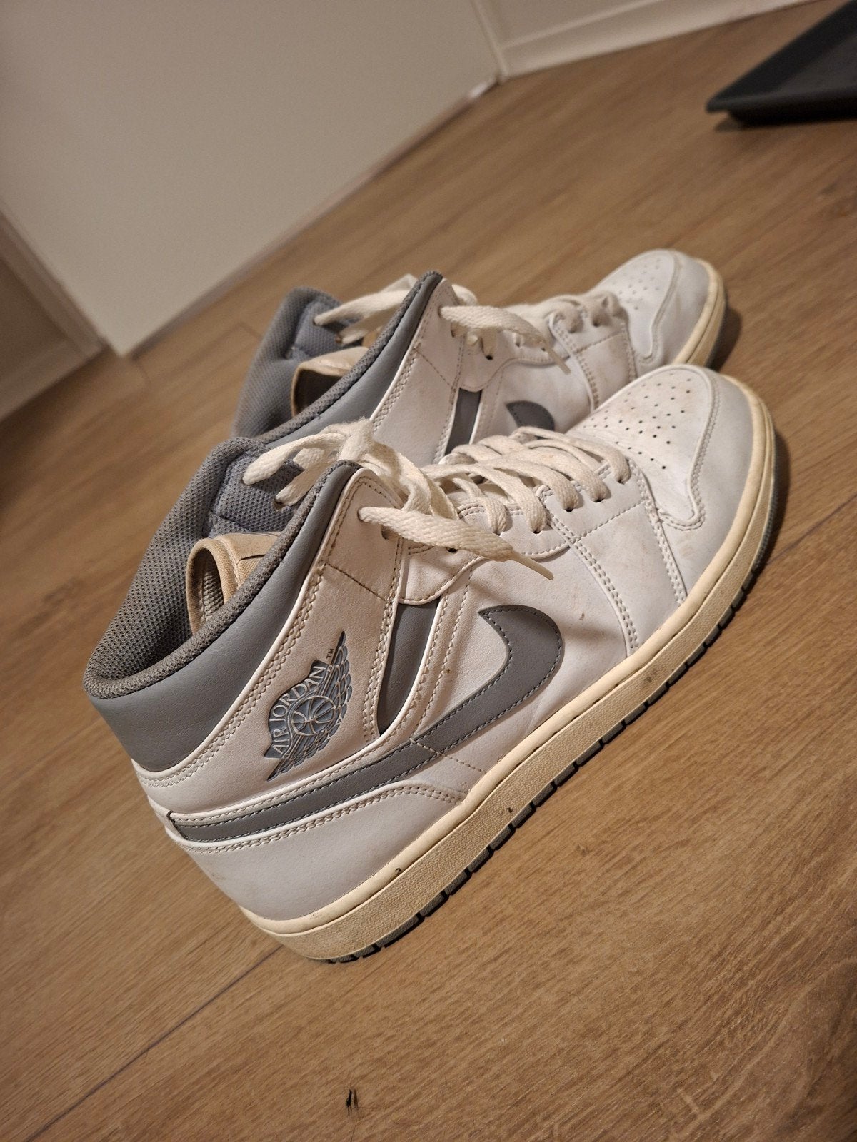 Nike Jordans - Maat 46, Kleding | Heren, Schoenen, Nike Jordan, Wit, Ophalen of Verzenden, Sneakers of Gympen
