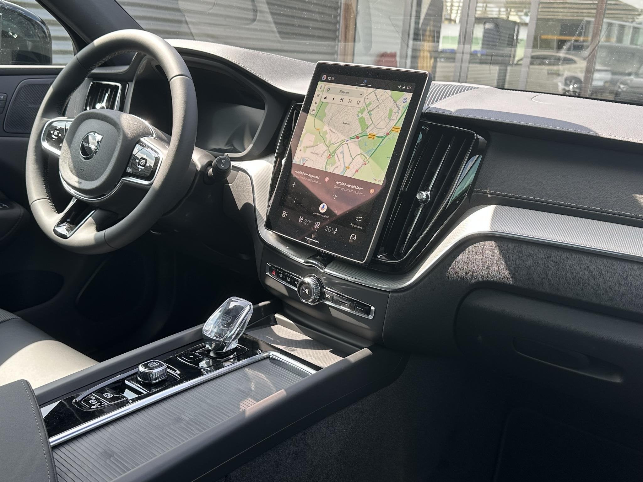 Volvo XC60 2.0 T8 Plug-in hybrid AWD Ultra Black Edition / P, Automaat, Gebruikt, 4 cilinders, Zwart
