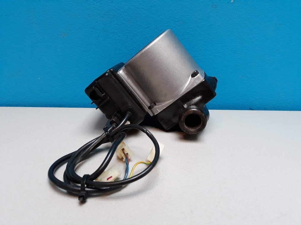 Cv pomp Nefit Economy HRC24 Grundfos Uper 15-50-130, Niet ingevuld, Gebruikt, Cv-ketel of Combi-ketel, Niet ingevuld