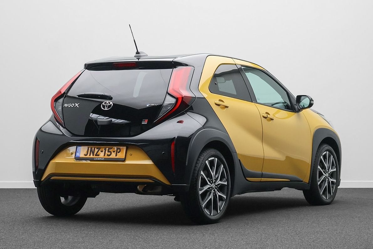 Toyota Aygo X Hybrid 115 GR Sport | DEMO | (bj 2025), Adaptive Cruise Control, 4 stoelen, 116 pk, 26 km/l