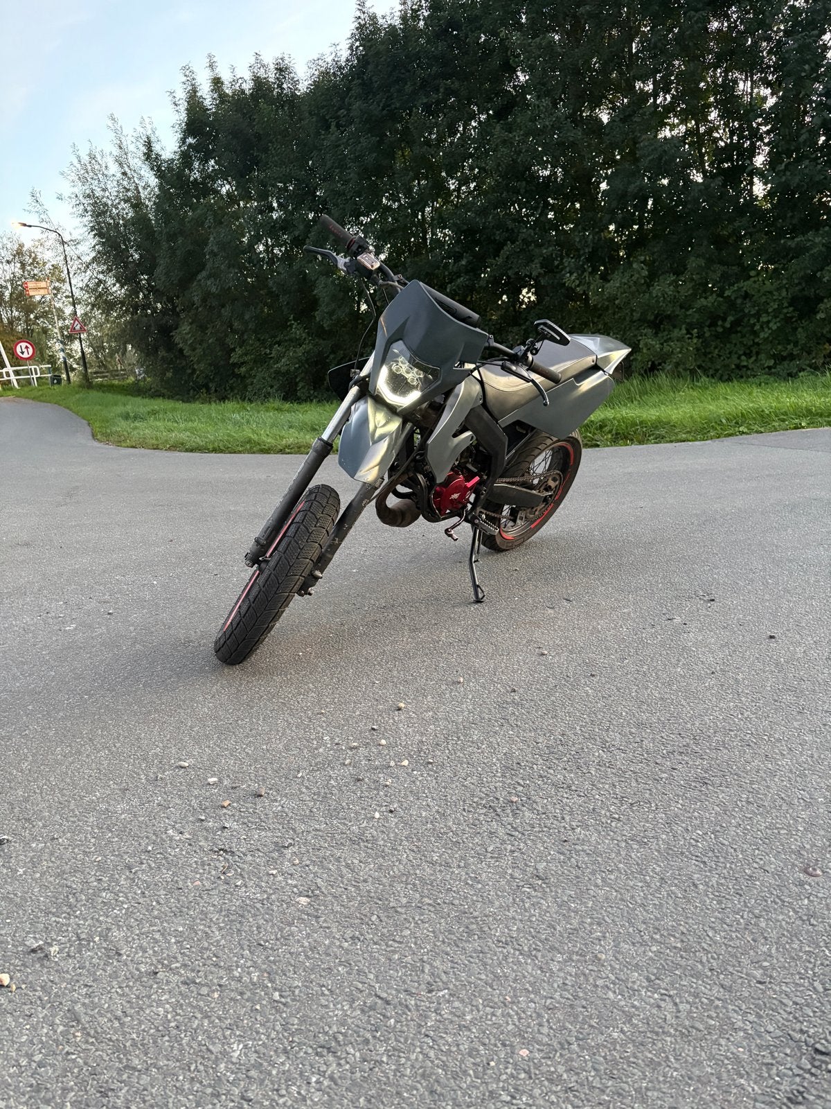 DERBI SM X-TREM, Fietsen en Brommers, Ophalen, Gebruikt, Maximaal 45 km/u
