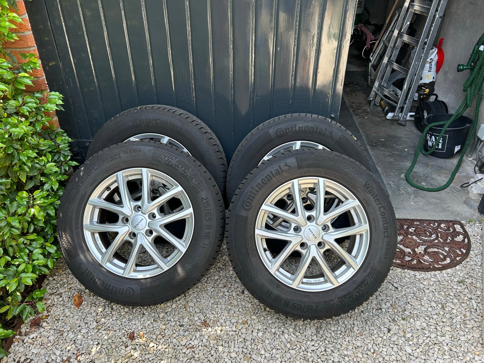 Winterbanden met Monaco velgen en bouten - 215/65 R16H, Ophalen, Gebruikt