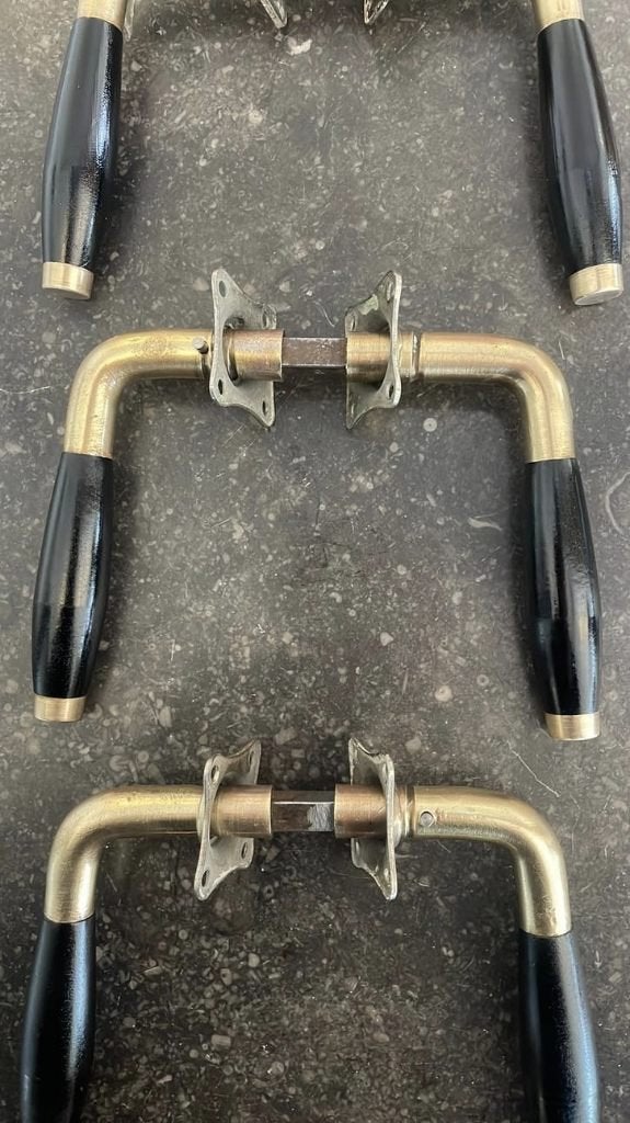 4x Jaren 30 TONmodel Deurklinken Antiek messing bakeliet, Antiek en Kunst, Ophalen of Verzenden