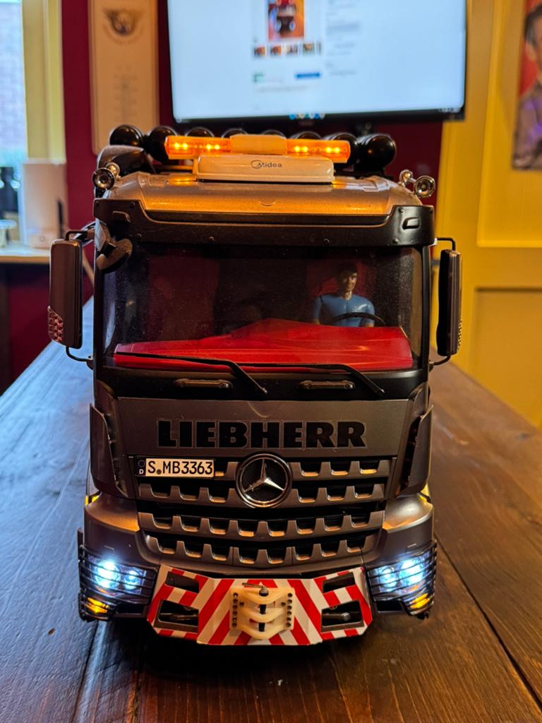 Mercedes Arocs 3363 met trailer/modelbouw, Ophalen of Verzenden, 1:50 of kleiner, Truck, Overige merken