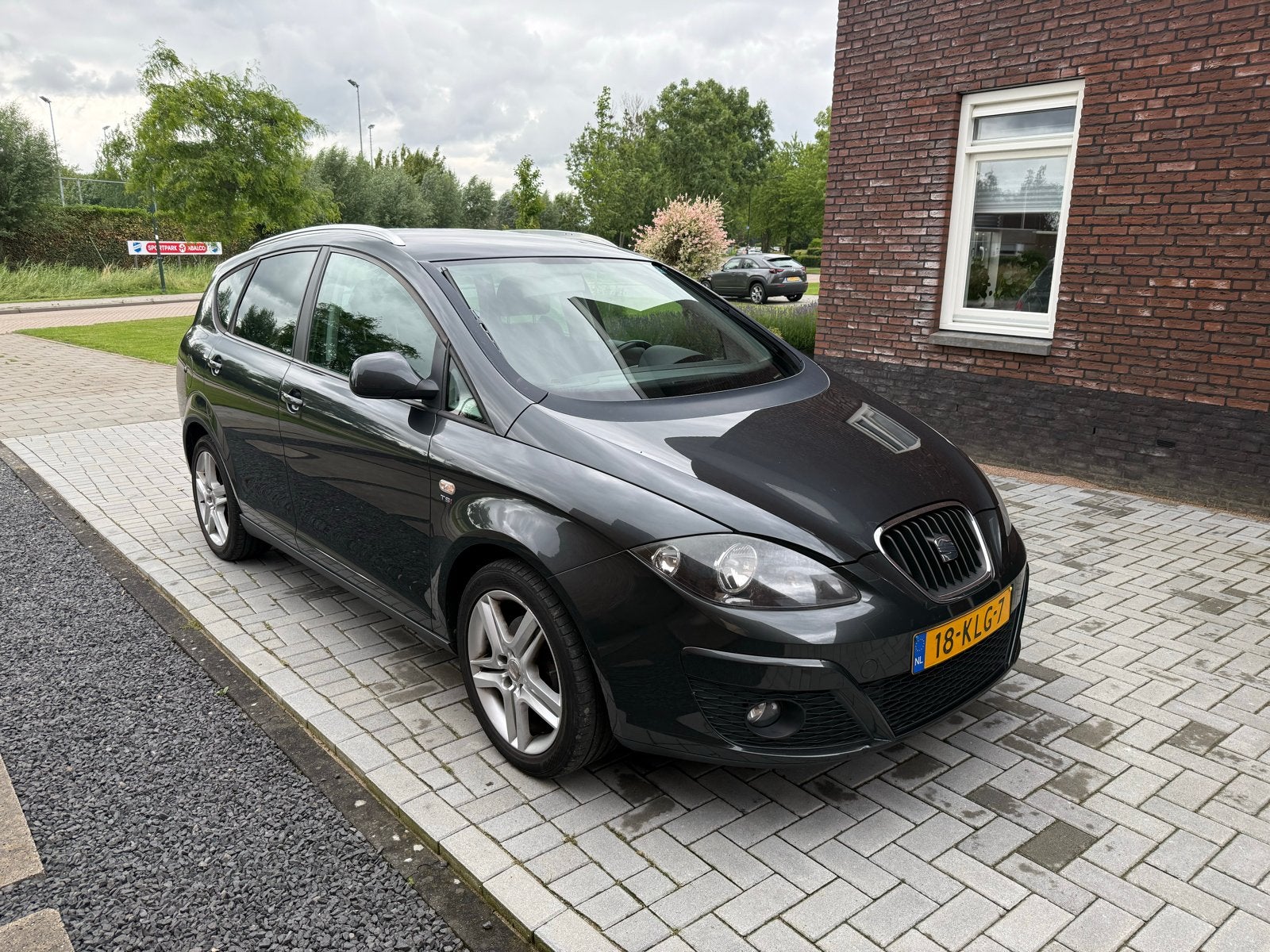 Seat Altea XL 1.4 TSI 92KW Stationwagon 2010 Grijs 184.000km, Auto's, Voorwielaandrijving, Zwart, Altea XL, Origineel Nederlands