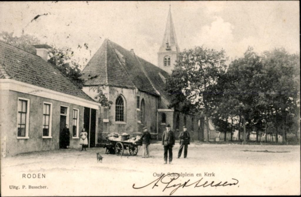 Roden KVR05 1716 Oude Schoolplein en Kerk met Hondenkar, Verzenden, Voor 1920, Gelopen, Drenthe