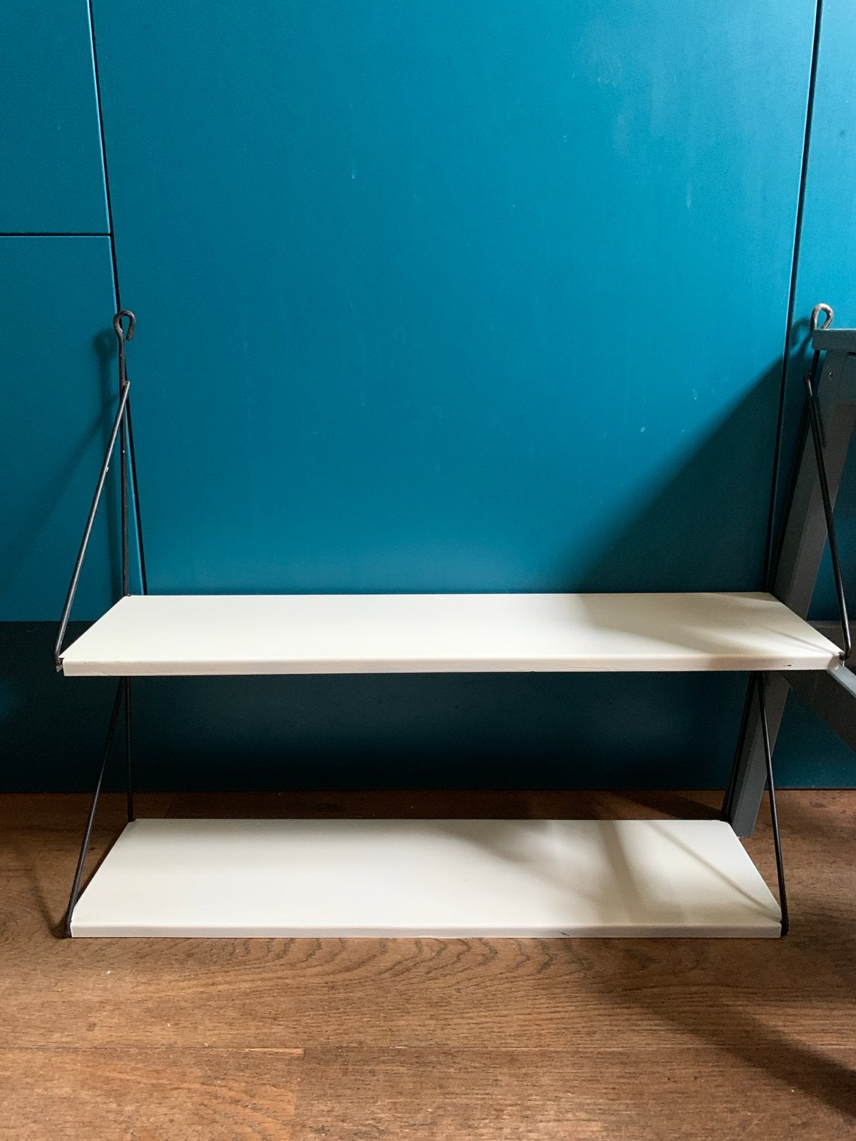 Vintage wandrekje met twee metalen planken, Ophalen of Verzenden, Gebruikt