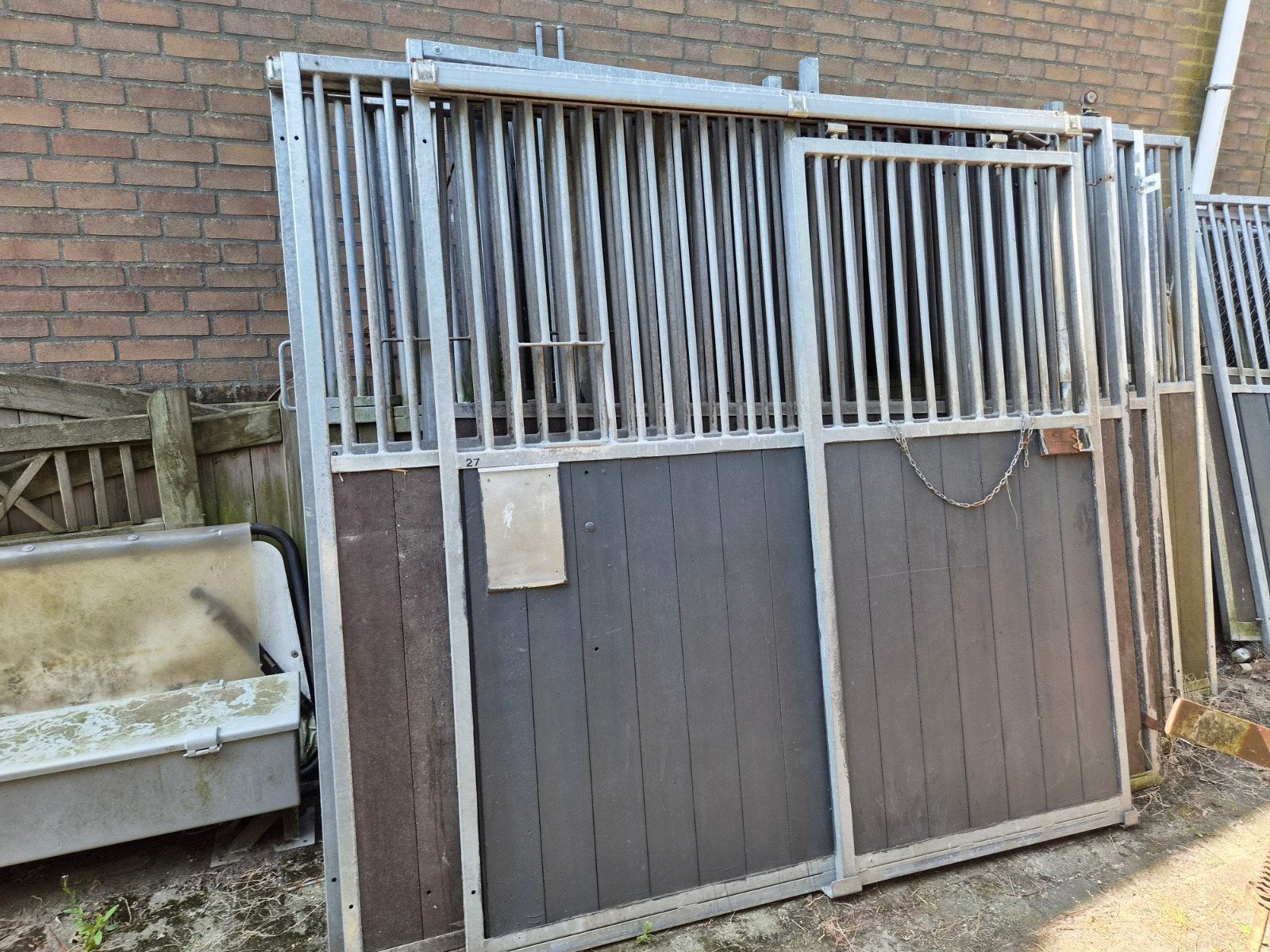 5 stuks Nette Paardenboxen met Schuifdeuren