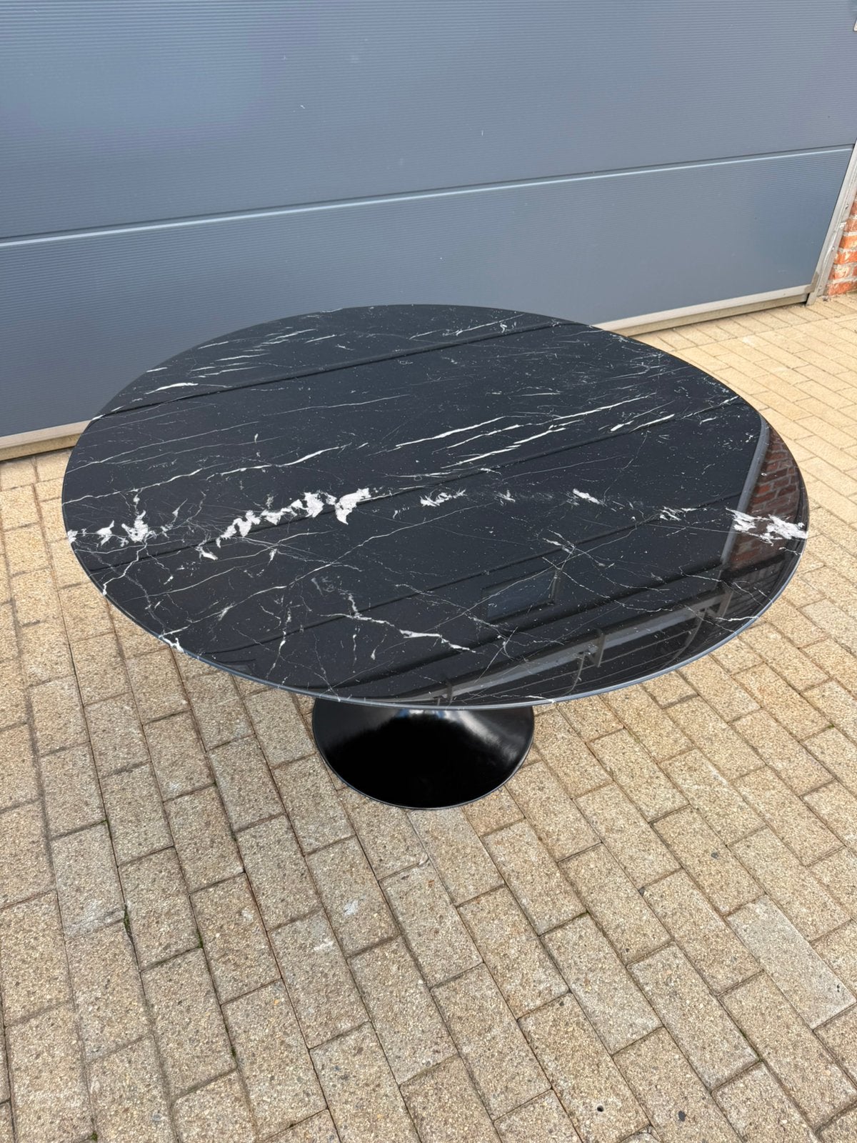 Originele ronde Knoll Tulip eettafel Nero Marquina Saarinen, Huis en Inrichting, Ophalen of Verzenden, Vitra togo mah jong ligne roset cor cassina b&b italia artifort