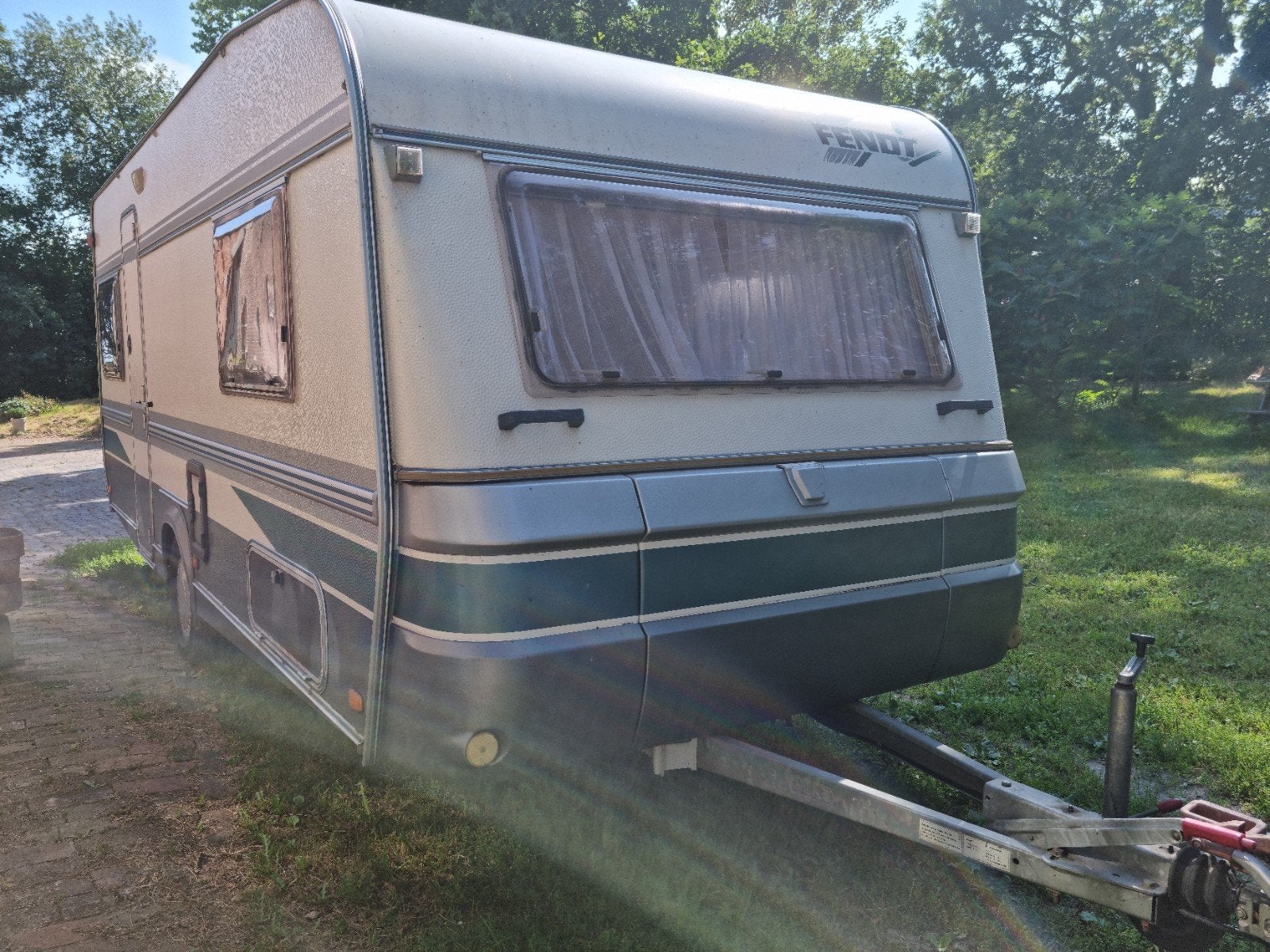 Fendt Festival caravan met voortent, Vast bed, Rondzit, Koelkast, Particulier