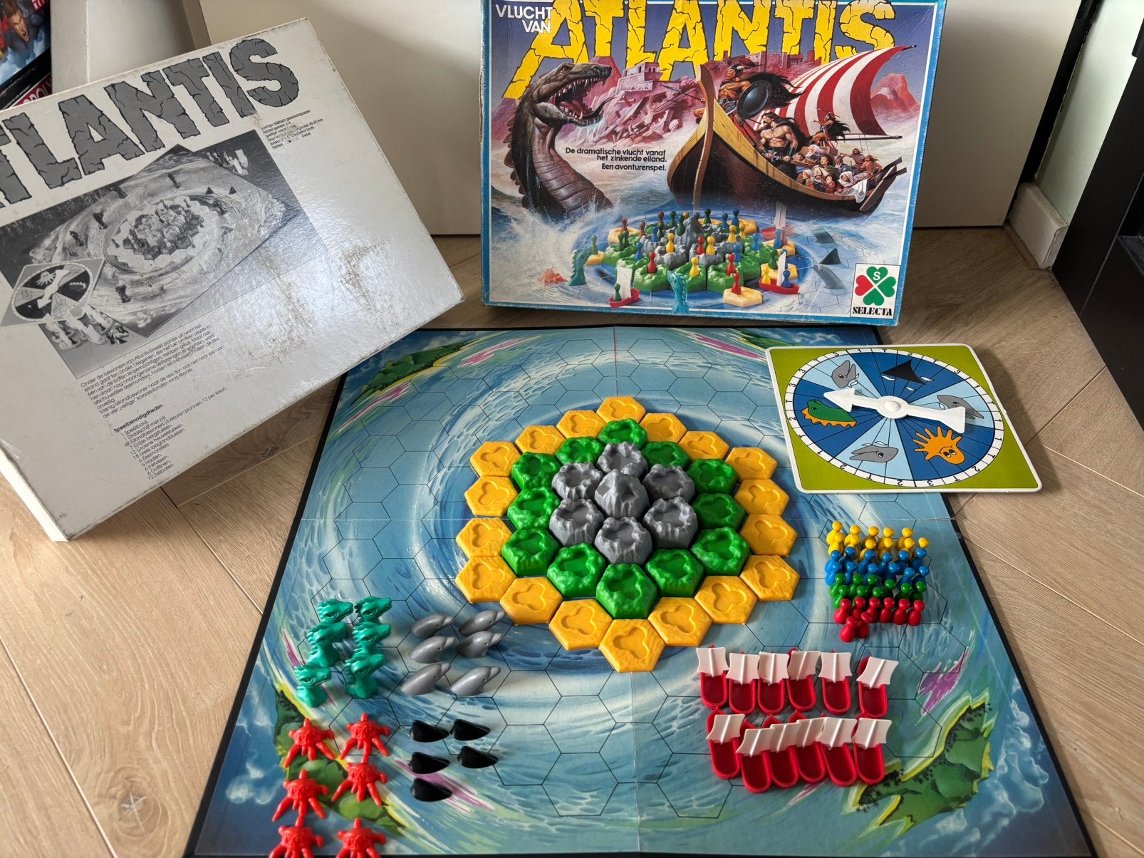 VLUCHT VAN ATLANTIS, Hobby en Vrije tijd, Gezelschapsspellen | Bordspellen, Een of twee spelers, Ophalen of Verzenden, Gebruikt