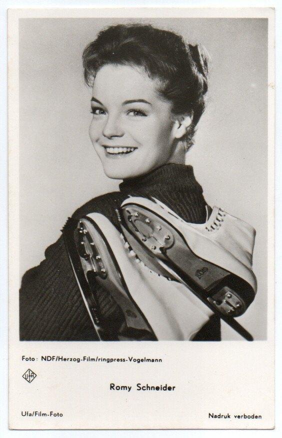 Romy Schneider 04 (met schaatsen), Ophalen, 1960 tot 1980, Ongelopen, Sterren en Beroemdheden