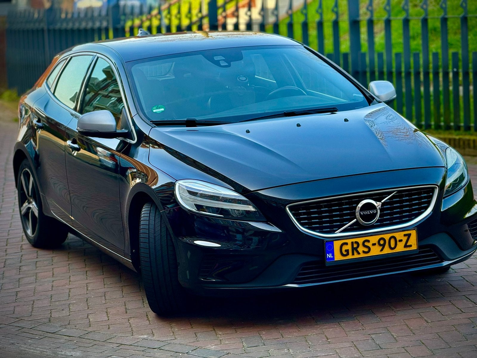 Volvo V40 2.0 D2 120PK 2017 Zwart, Voorwielaandrijving, 28 km/l, 4 cilinders, 1969 cc