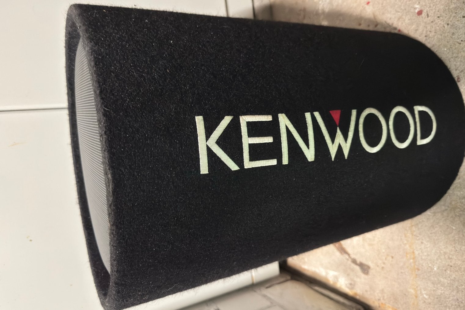 Kenwood Subwoofer KSC-W1200T met Versterker KAC-6104D, Auto diversen, Ophalen of Verzenden, Zo goed als nieuw