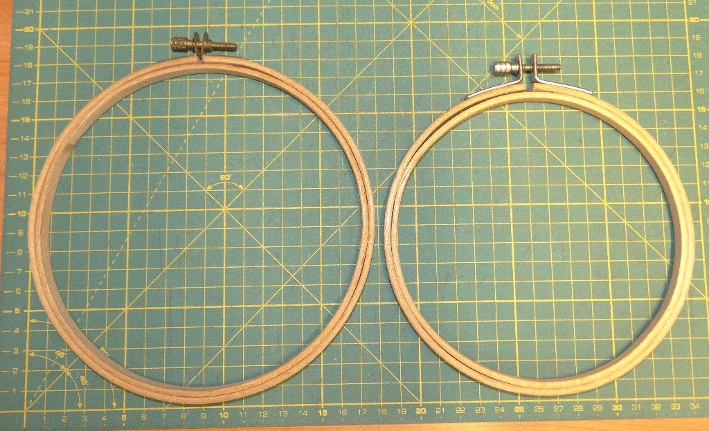 Vintage borduurring, 15,5 cm en  17,5 cm – 2 stuks, Ophalen of Verzenden, Gebruikt, Handborduren, Overige typen