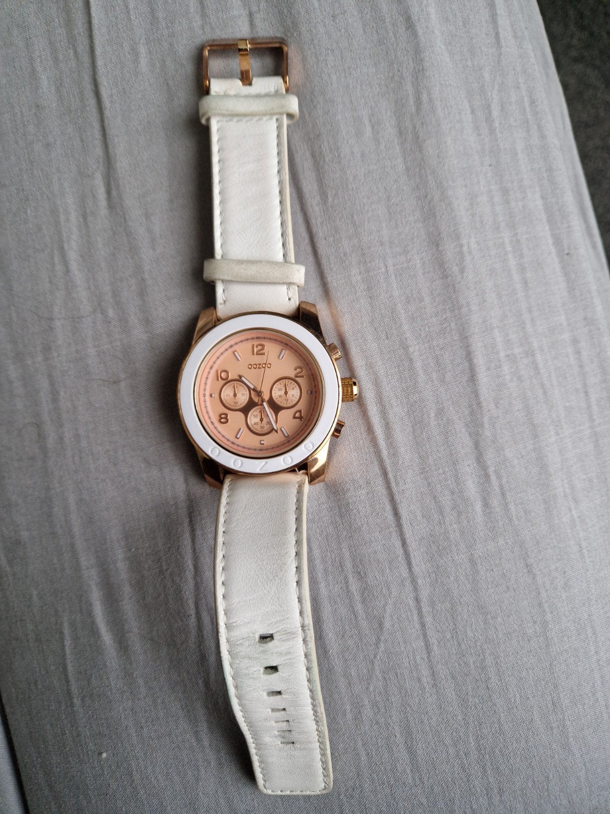 OOZOO Horloge Wit met Roségoud en Leren Band, Overige merken, Overige materialen, Polshorloge, Ophalen of Verzenden