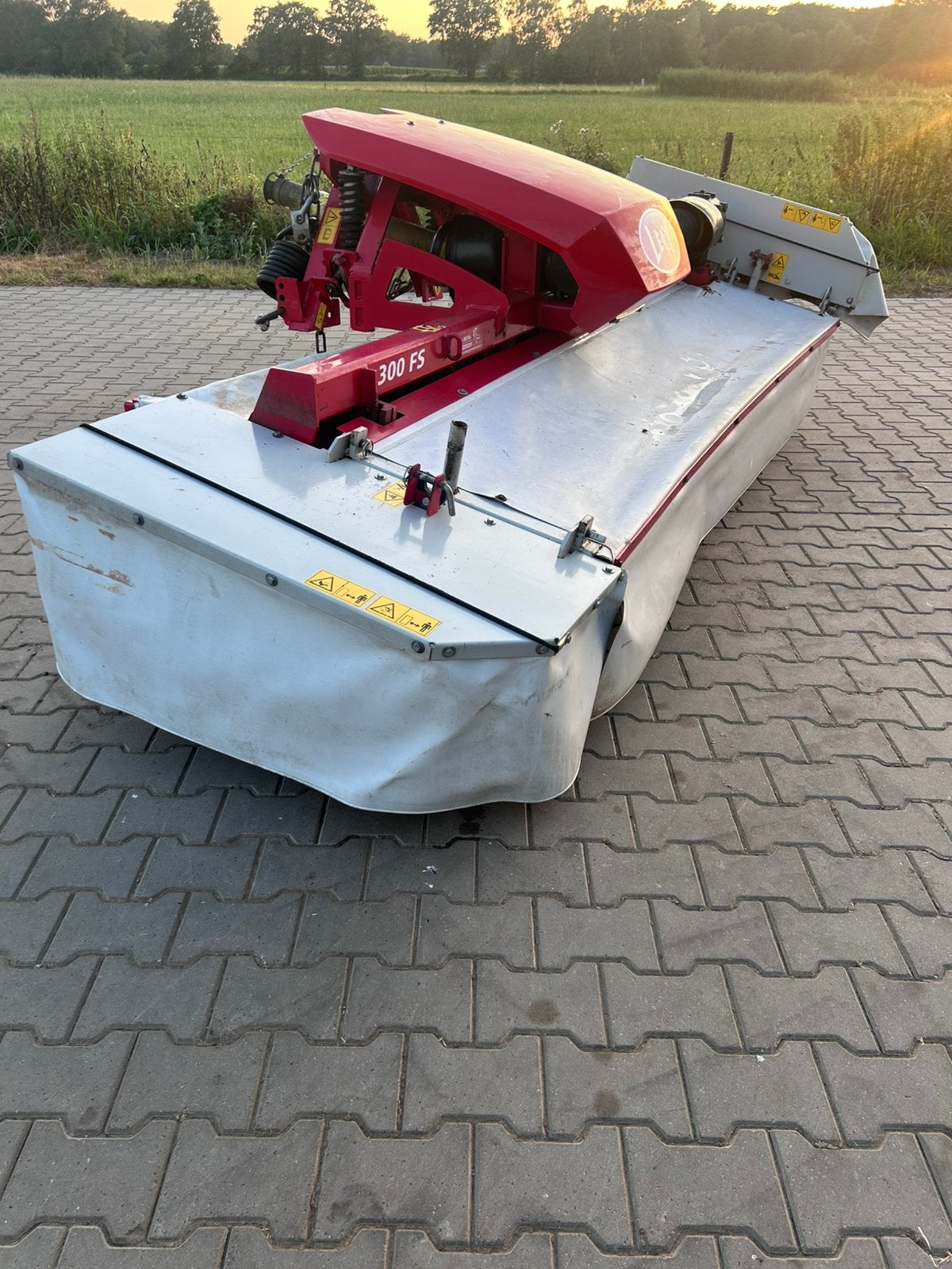 Lely 300FS frontmaaier, Ophalen