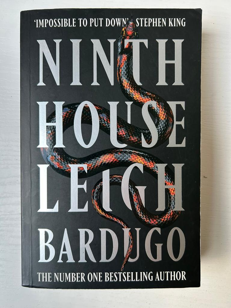 Ninth House Leigh Bardugo, Ophalen of Verzenden, Gelezen