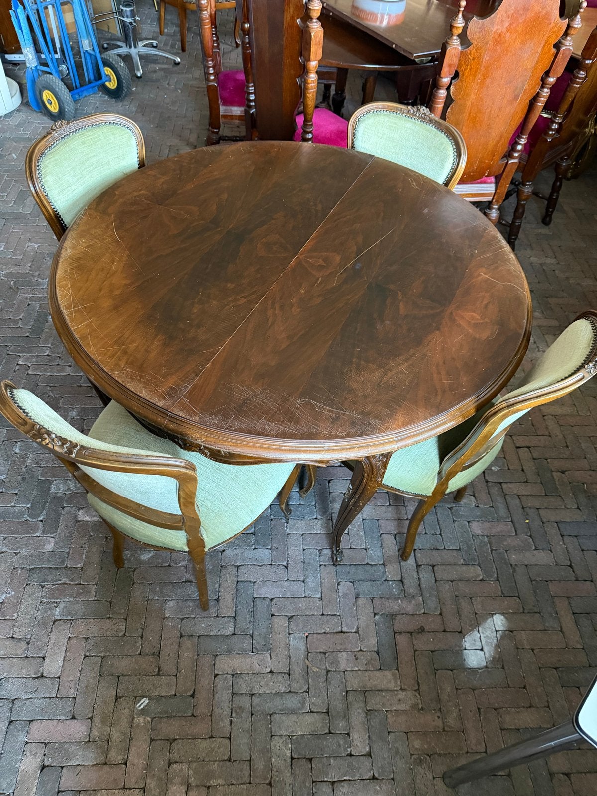 Uitschuifbare Eettafel met 4 Antieke Stoelen, Ophalen of Verzenden