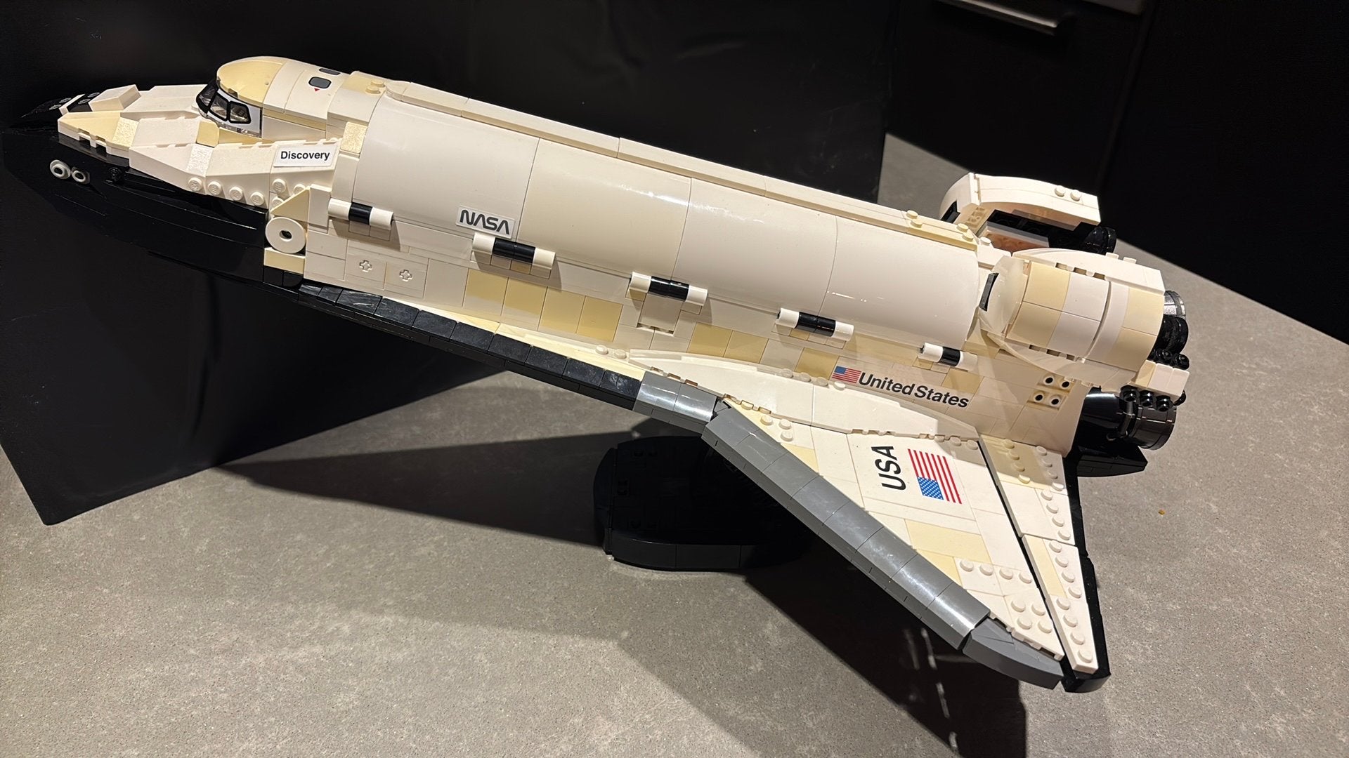 Lego Nasa space shuttle Discovery 10283, Ophalen of Verzenden, Zo goed als nieuw, Groter dan 1:72, Overige merken