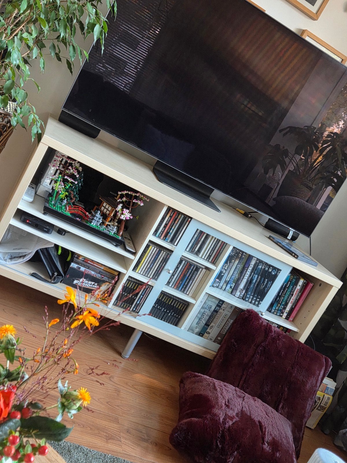 Magiker Ikea tv kast  (t.e.a.b), Huis en Inrichting, Ophalen, Zo goed als nieuw, Minder dan 150 cm, Minder dan 100 cm