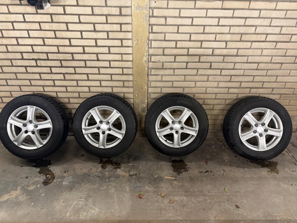 Kia Ceed 195/65/15 zomerbanden met velgen, Gebruikt, 15 inch, Banden en Velgen, Ophalen of Verzenden