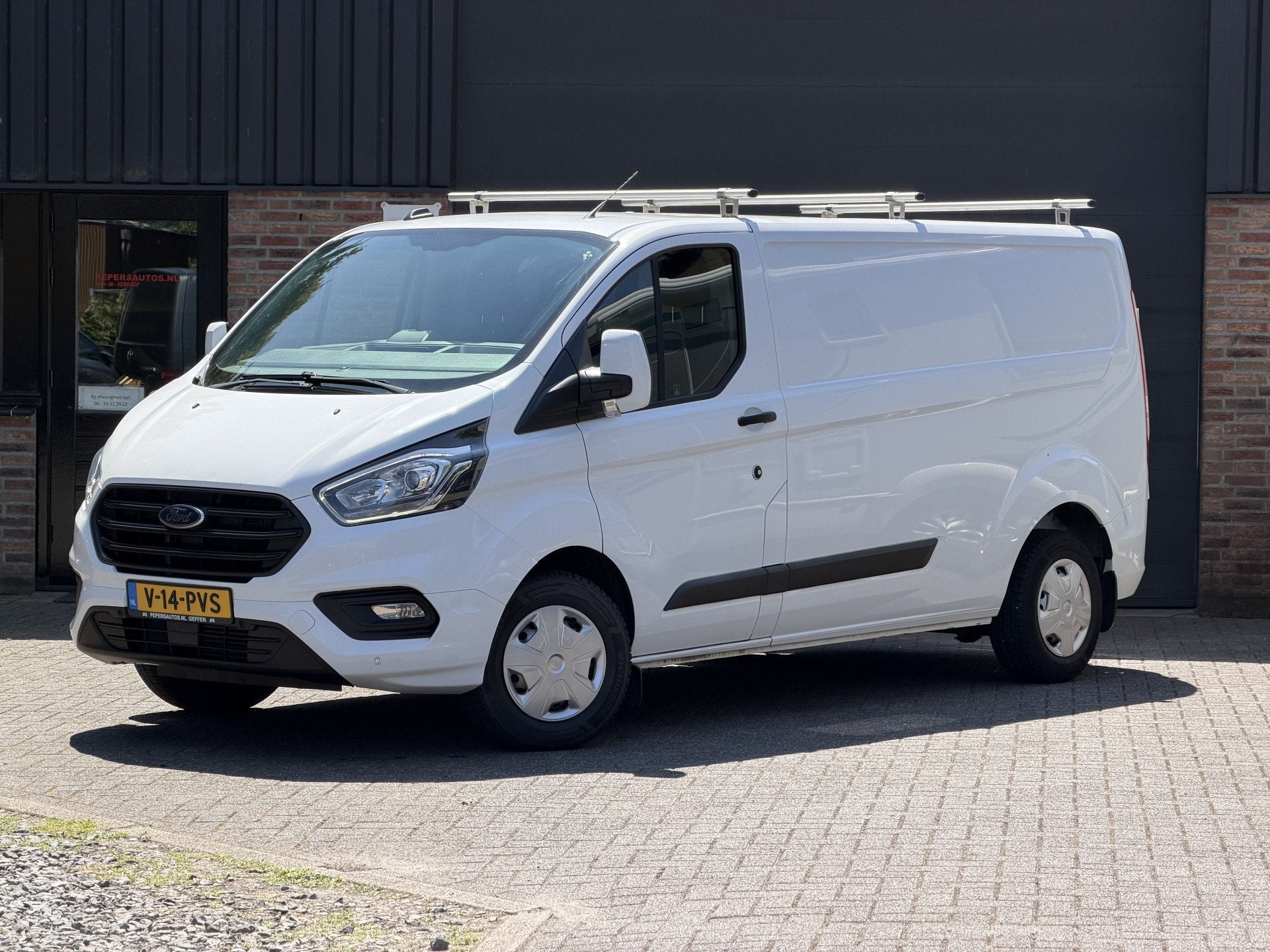 Ford Transit Custom 300 2.0 TDCI L2H1 Limited 130 PK Carplay, Voorwielaandrijving, Dealer onderhouden, Euro 6, 4 cilinders