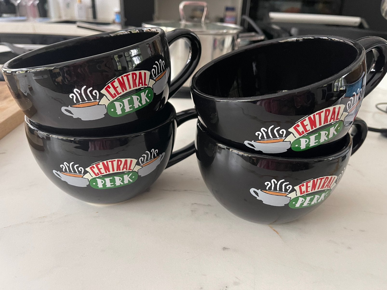 Friends central perk mokken zwart, Ophalen, Zo goed als nieuw