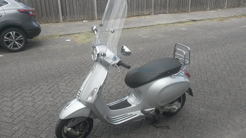 vespa sprint primavera 2017, geel kenteken, inruil mogelijk, Fietsen en Brommers, Scooters | Vespa, Overige modellen, Ophalen of Verzenden