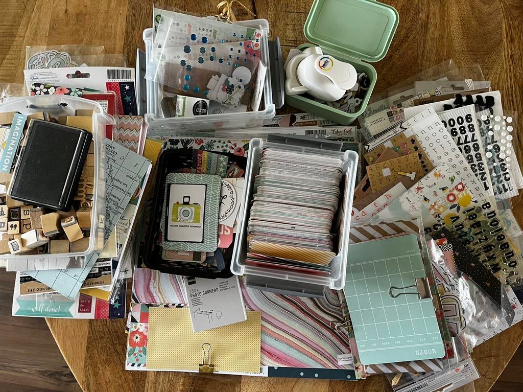Heel veel knutsel / scrapbook materiaal, Ophalen, Zo goed als nieuw, Papier of Karton, Knutselmateriaal