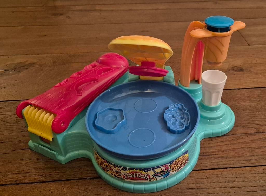 Verzameling Play-Doh klei en accessoires, Ophalen of Verzenden, Gebruikt, Knutselen
