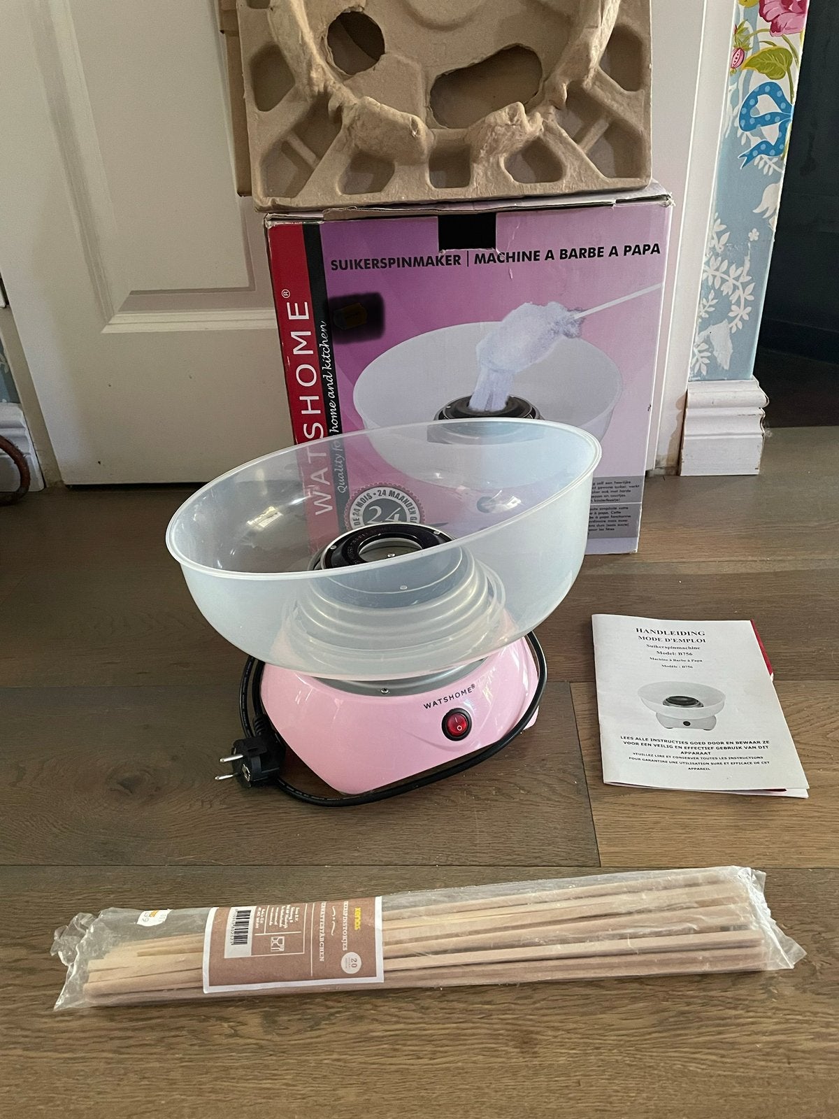 Suikerspinmachine met nieuwe stokjes, Ophalen of Verzenden, Zo goed als nieuw
