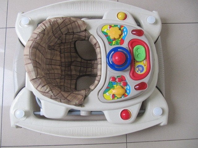 Baby loopstoeltje, Ophalen, Overige methoden, Zijbescherming, Zo goed als nieuw