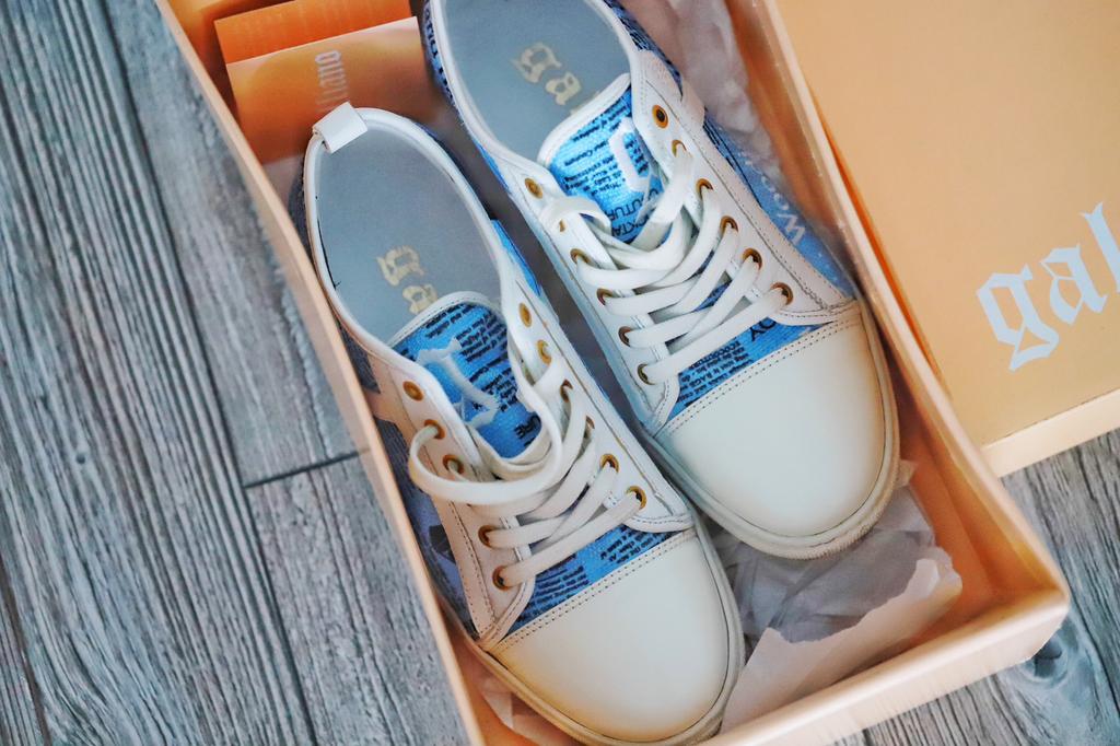 John Galliano sneakers / schoenen maat 38, Ophalen, Zo goed als nieuw, Sneakers of Gympen