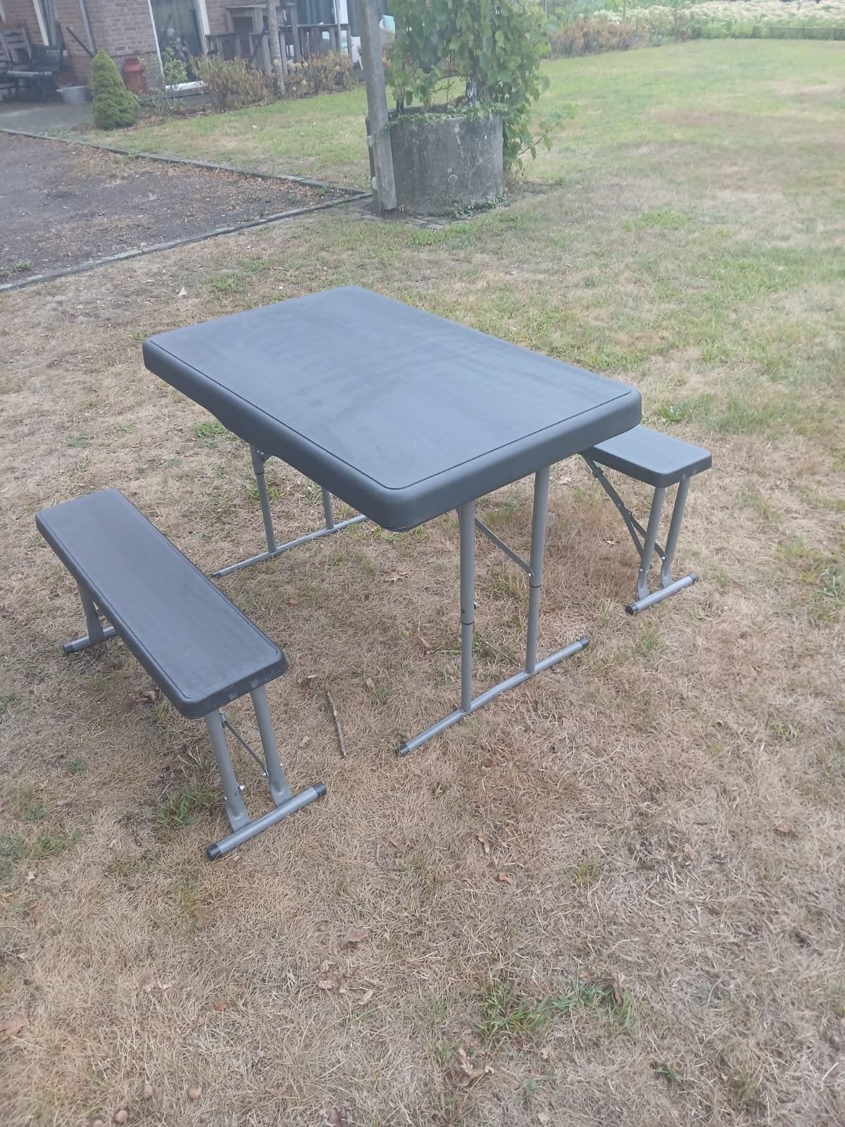 Opvouwbare picknicktafel met bankjes - Campingtafel, Ophalen of Verzenden, Zo goed als nieuw, Campingtafel