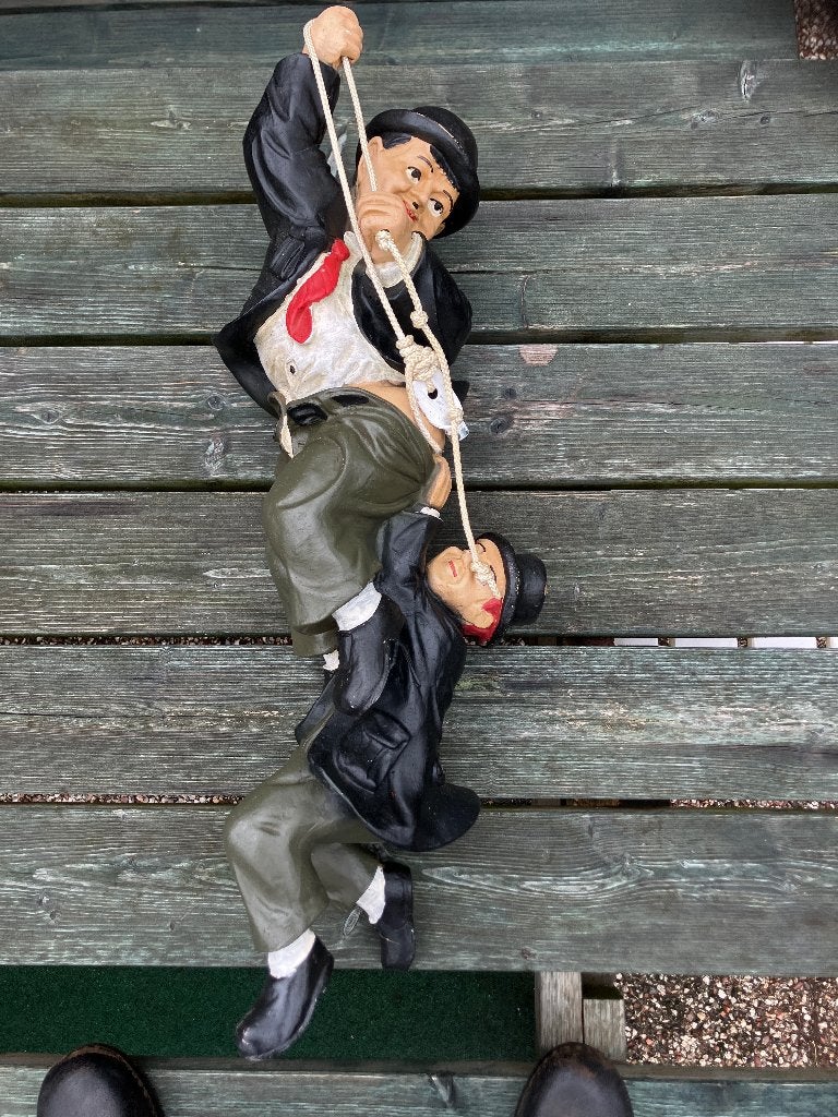 Laurel en Hardy beeld - Klimmende figuren, Verzamelen, Ophalen, Gebruikt, Mens
