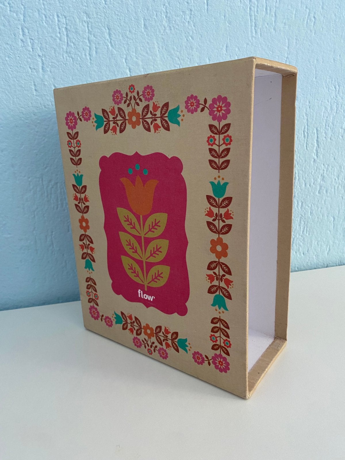 Flow verzamelband voor tijdschriften, Ophalen of Verzenden, Zo goed als nieuw, Damesbladen