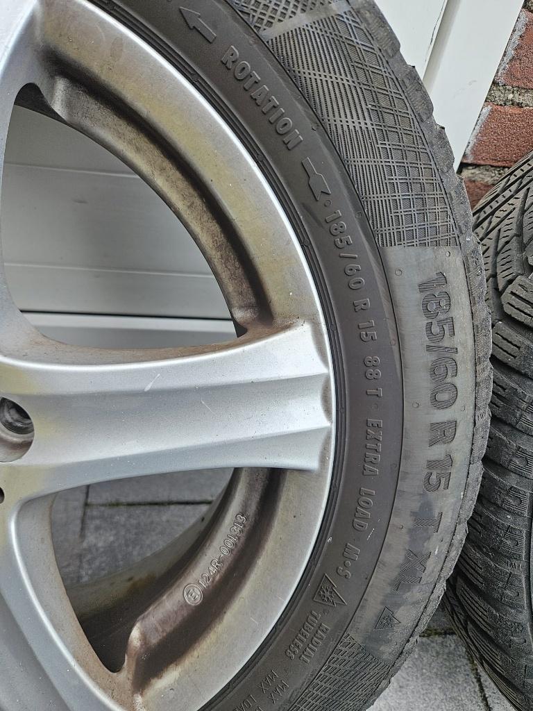 winterbanden 185/60 r15 met velgen, Ophalen, Gebruikt, 15 inch, Banden en Velgen